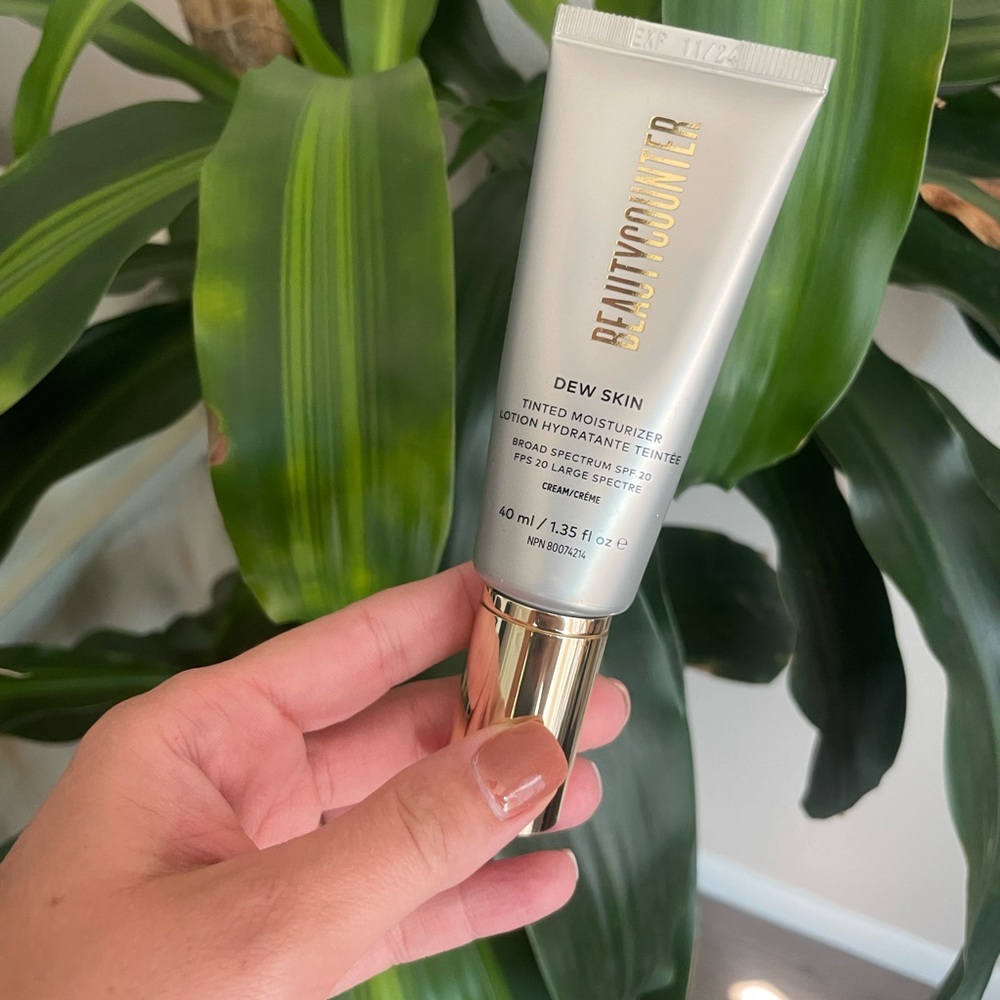 Beautycounter dew skin in light